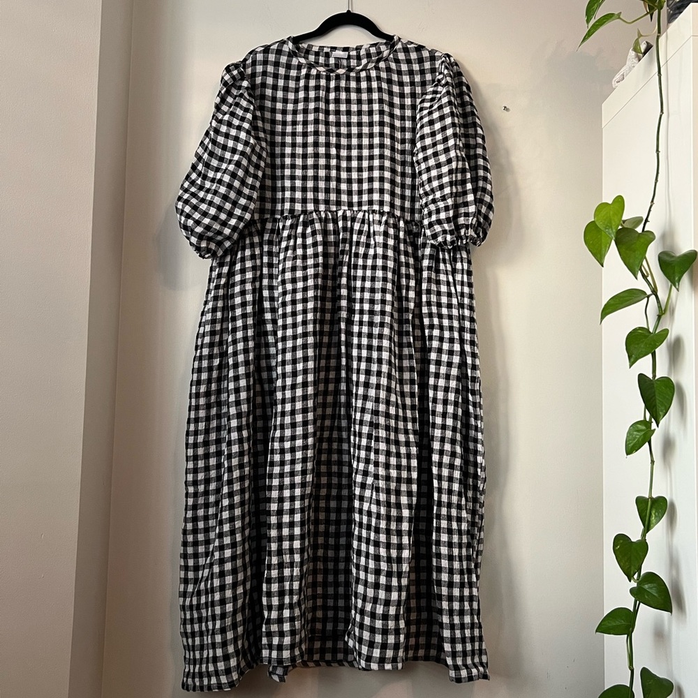 Black & White Gingham Puff-Sleeve Midi Dress